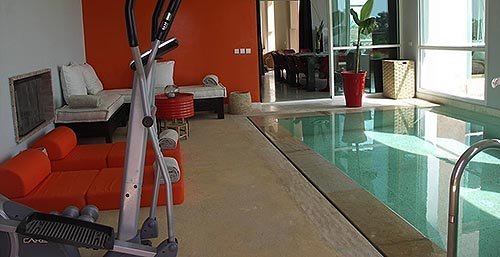 Εσωτερική πισίνα