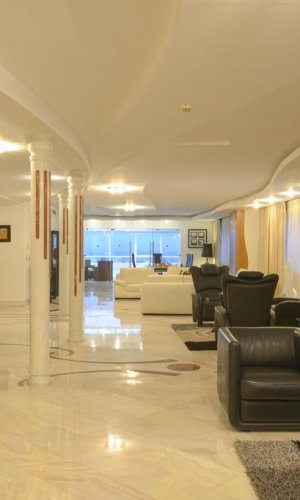 The Penthouse Suites Hotel