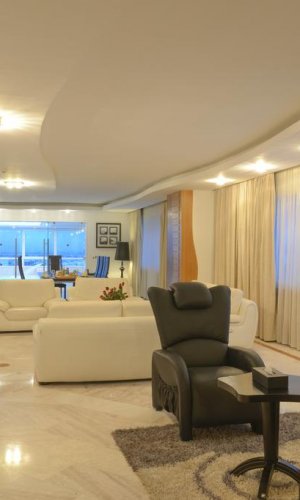 The Penthouse Suites Hotel