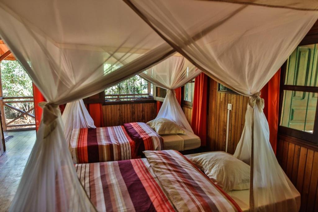 Tweepersoonskamer met 2 Aparte Bedden