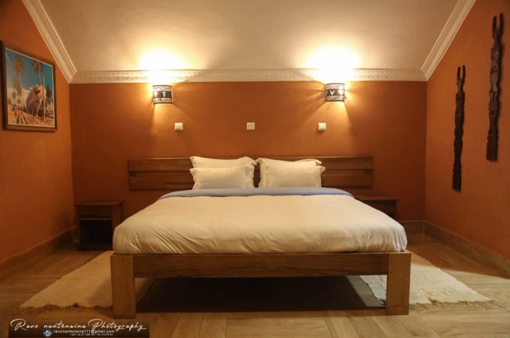 חדר טווין עם נוף לגינה