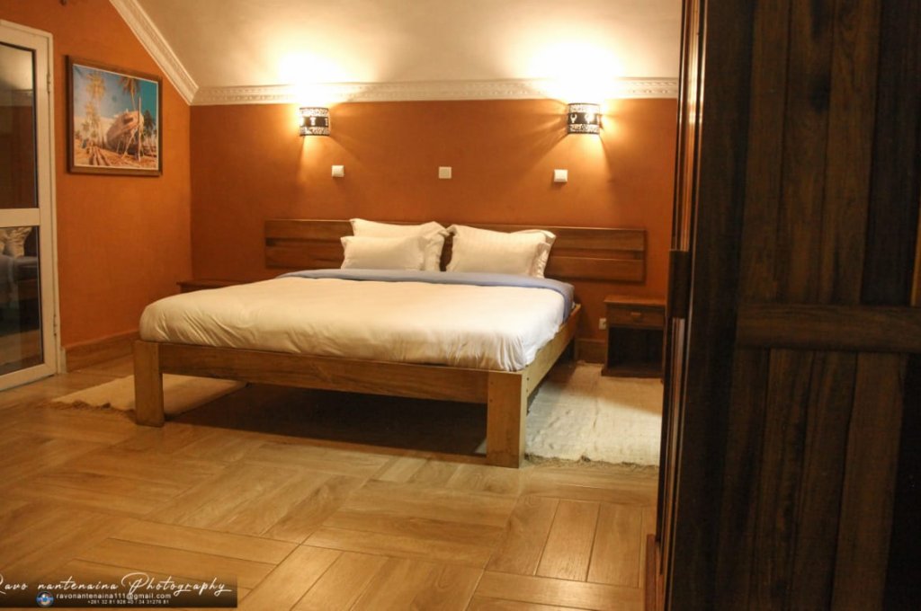 חדר טווין עם נוף לגינה