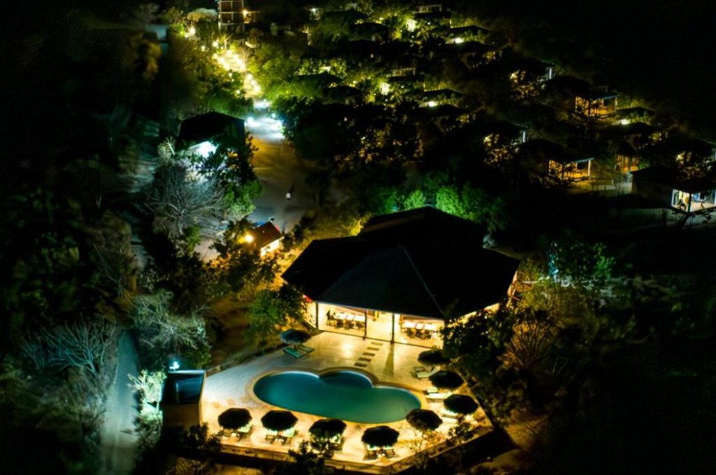 EDEN DE LA TSIRIBIHINA