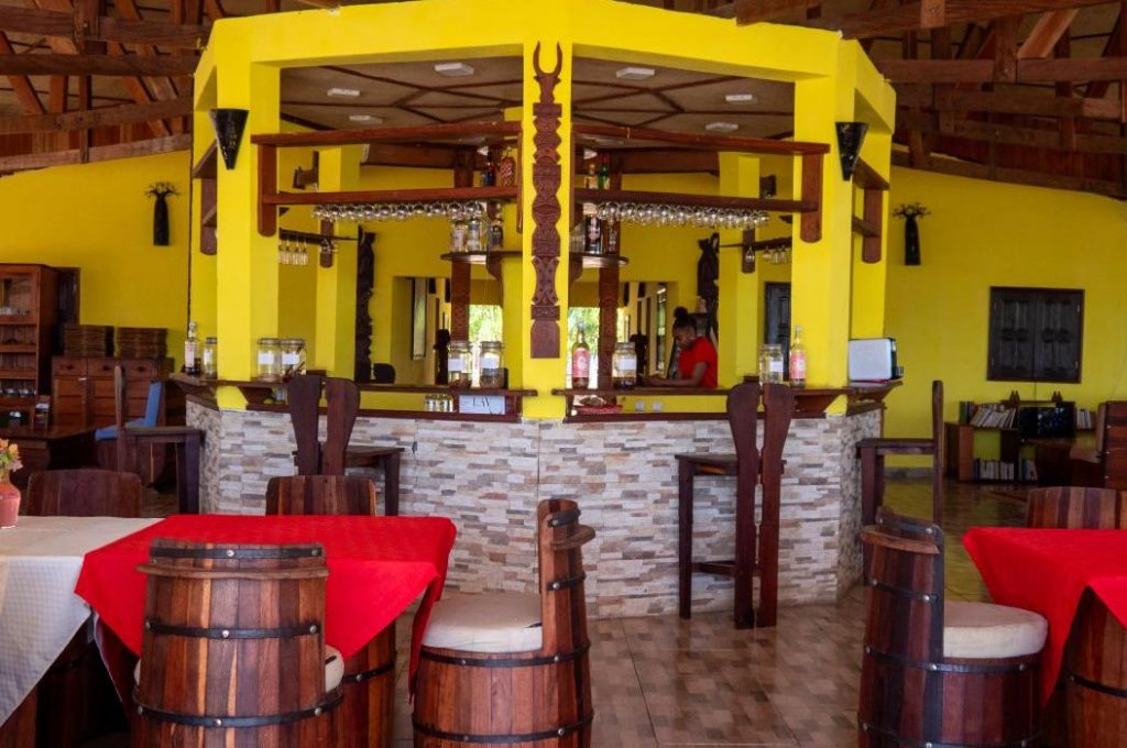 EDEN DE LA TSIRIBIHINA