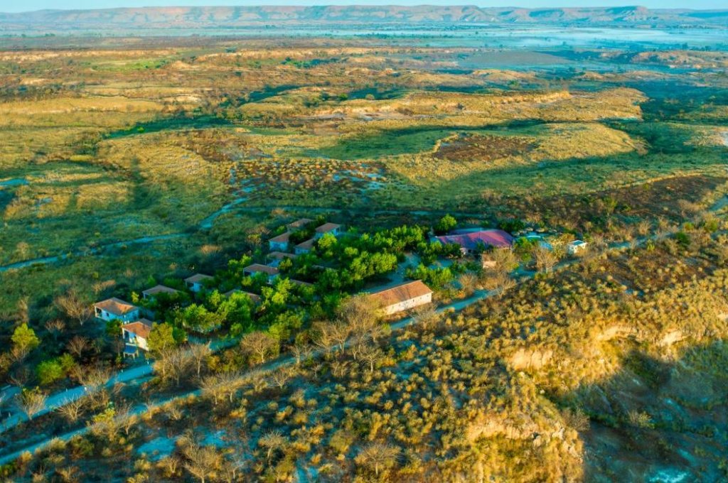 EDEN DE LA TSIRIBIHINA