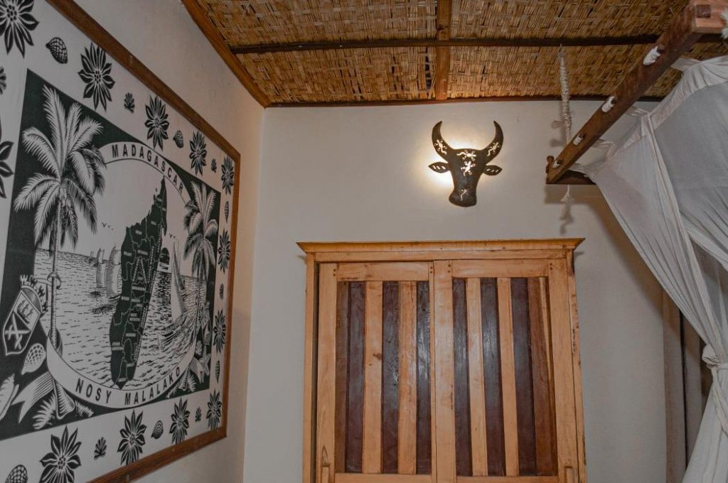 EDEN DE LA TSIRIBIHINA