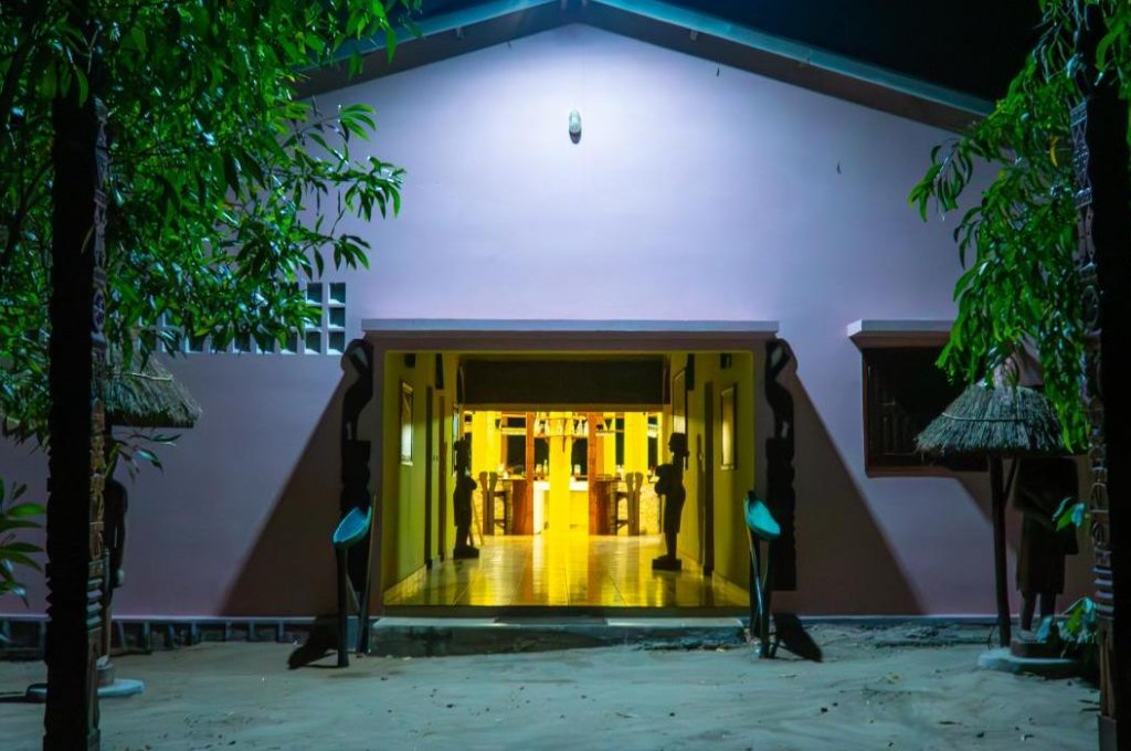 EDEN DE LA TSIRIBIHINA