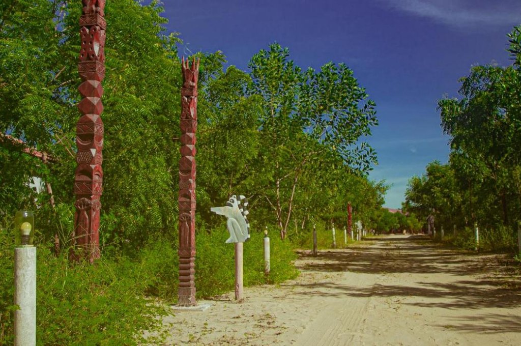 EDEN DE LA TSIRIBIHINA