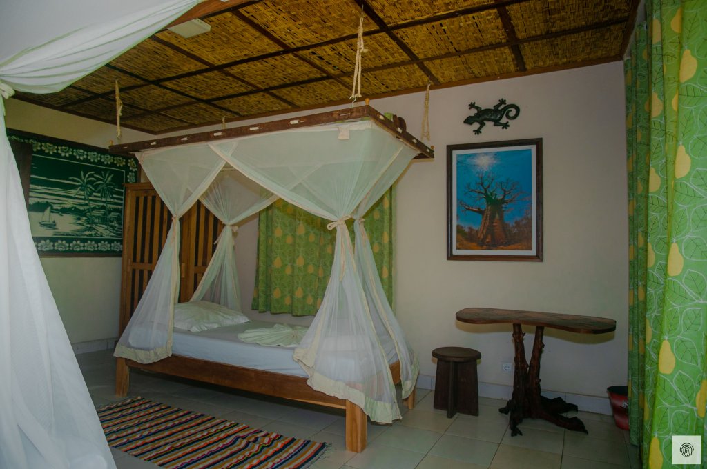 EDEN DE LA TSIRIBIHINA