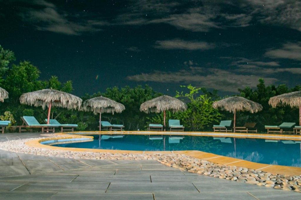 EDEN DE LA TSIRIBIHINA