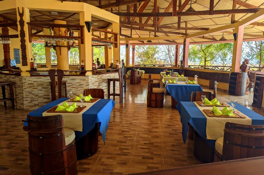 EDEN DE LA TSIRIBIHINA