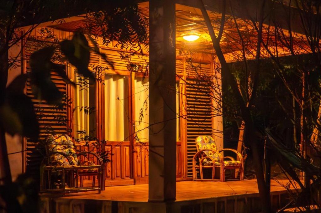 EDEN DE LA TSIRIBIHINA