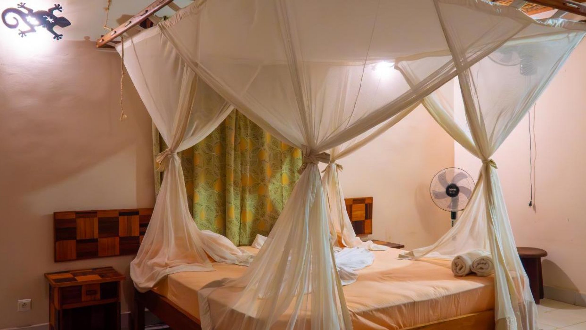 EDEN DE LA TSIRIBIHINA