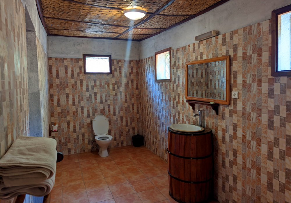 EDEN DE LA TSIRIBIHINA