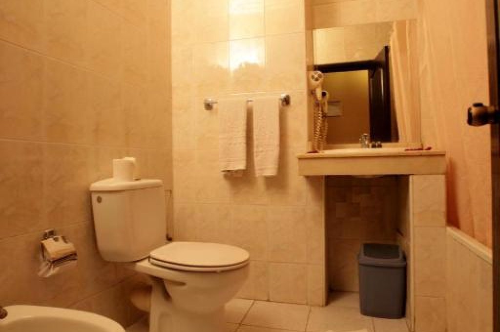 Doppel-/Zweibettzimmer mit Stadtblick
