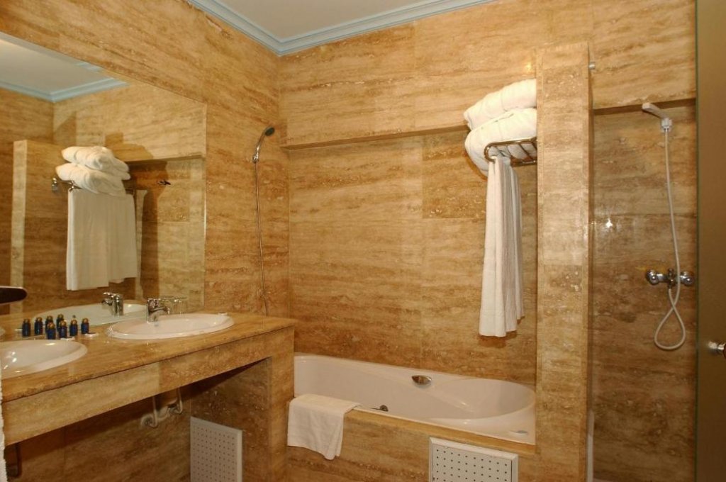 Suite sa Bračnim Krevetom (King-size)