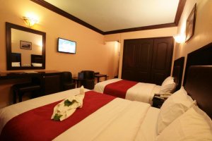Familienzimmer mit Doppelbett