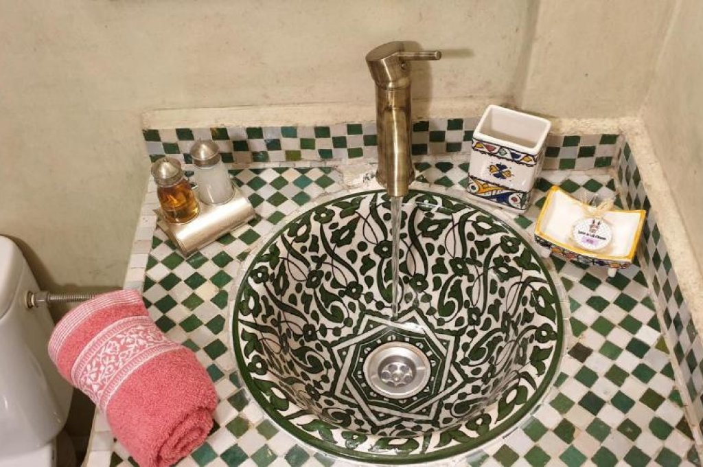 Двойна стая с 1 двойно легло или с 2 отделни легла с душ