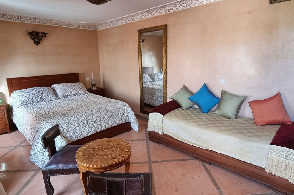 Джуниър суит