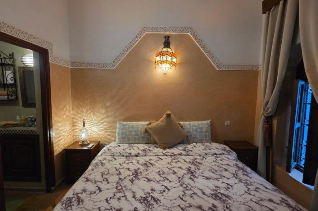 Двойна стая с 1 двойно легло или с 2 отделни легла с душ