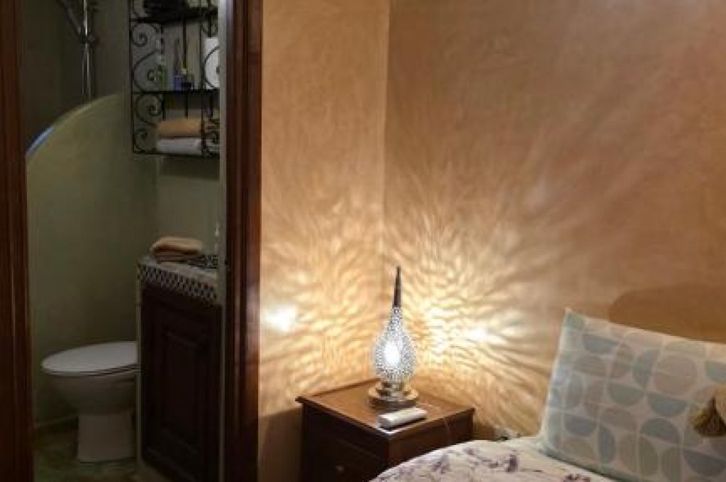 Двойна стая с 1 двойно легло или с 2 отделни легла с душ