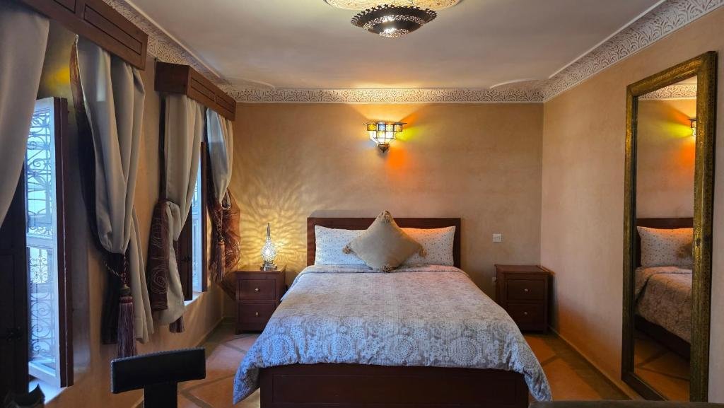 Джуниър суит