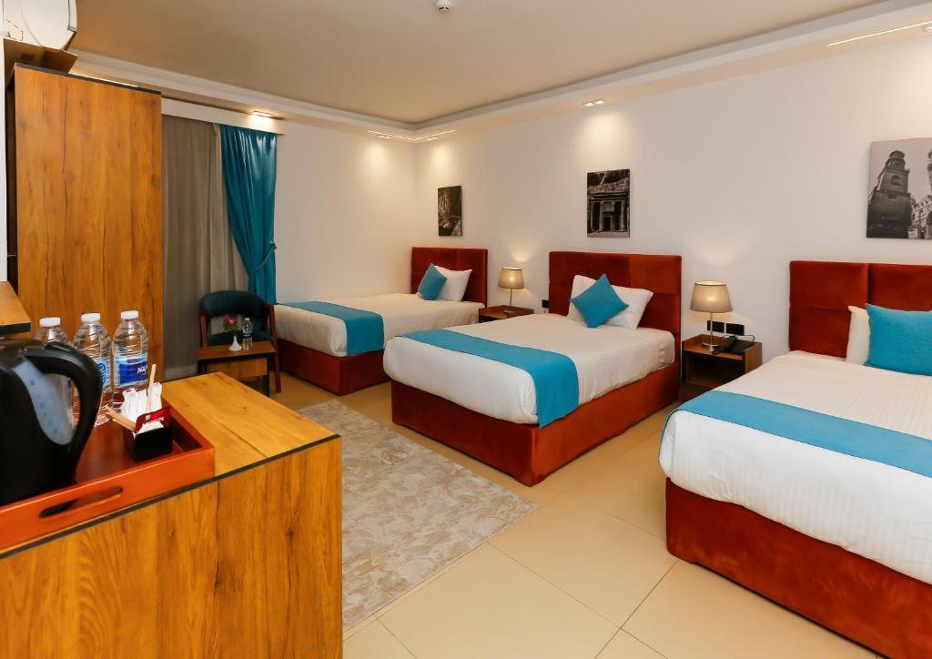 Pyramids Gem Plaza Boutique Hotel & Restaurant