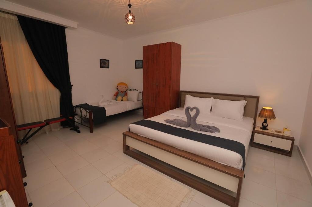 Large Double or Twin Room