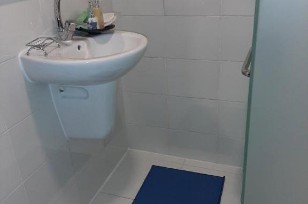 3ベッドルーム　アパートメント　バルコニー付