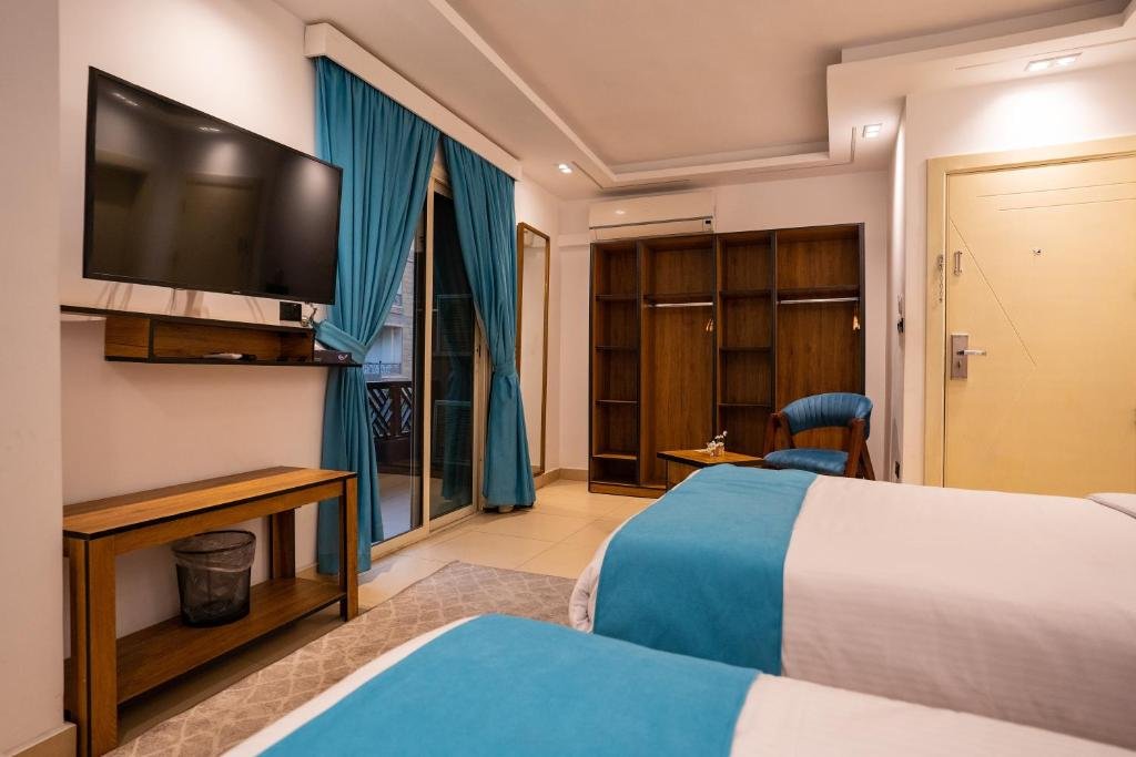 Pyramids Gem Plaza Boutique Hotel & Restaurant