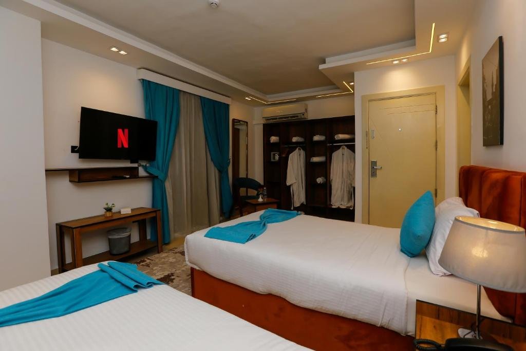 Pyramids Gem Plaza Boutique Hotel & Restaurant