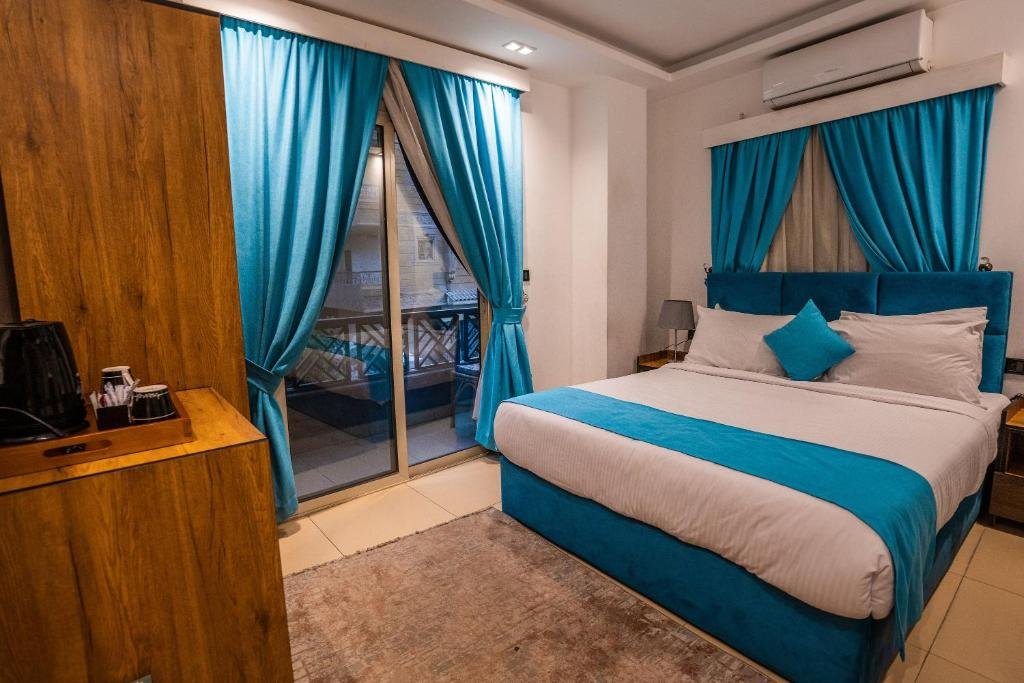 Pyramids Gem Plaza Boutique Hotel & Restaurant