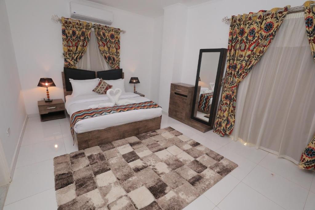 Pyramids Gem Plaza Boutique Hotel & Restaurant