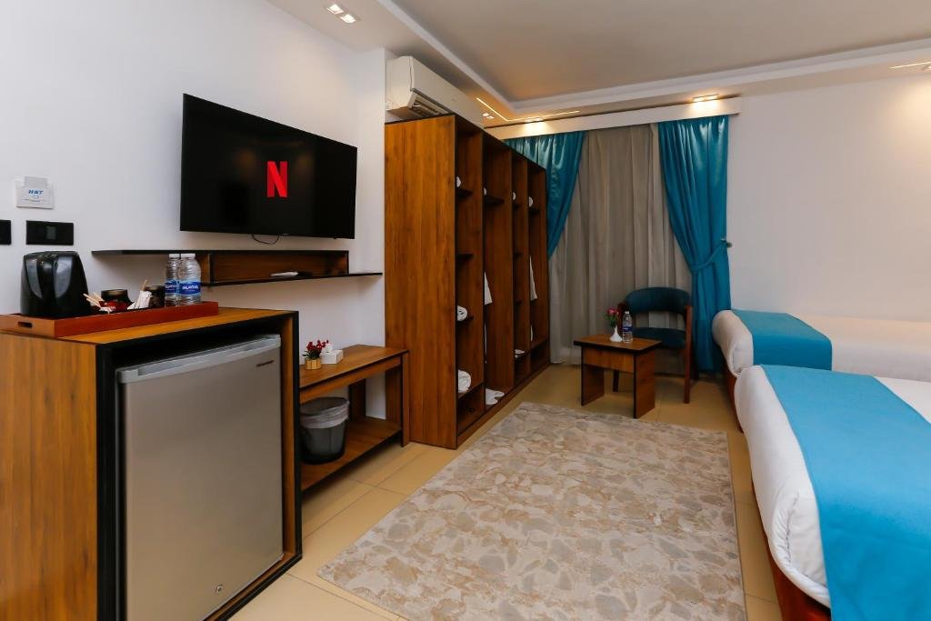 Pyramids Gem Plaza Boutique Hotel & Restaurant