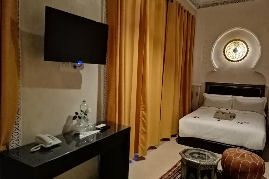 Deluxe Δίκλινο Δωμάτιο με 1 διπλό ή 2 μονά κρεβάτια