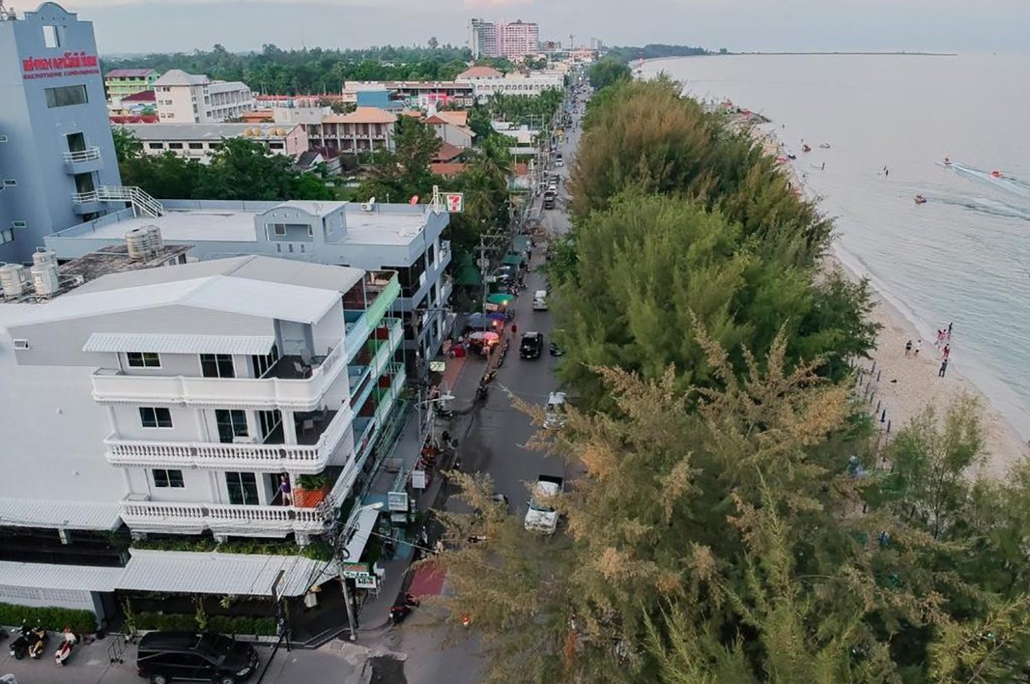 THE BEACH CHA AM Suites