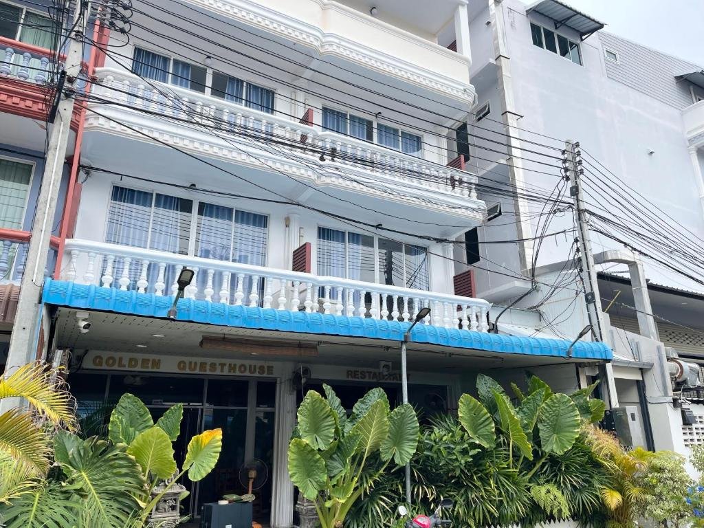GOLDEN GUESTHOUSE by The Beach Cha Am