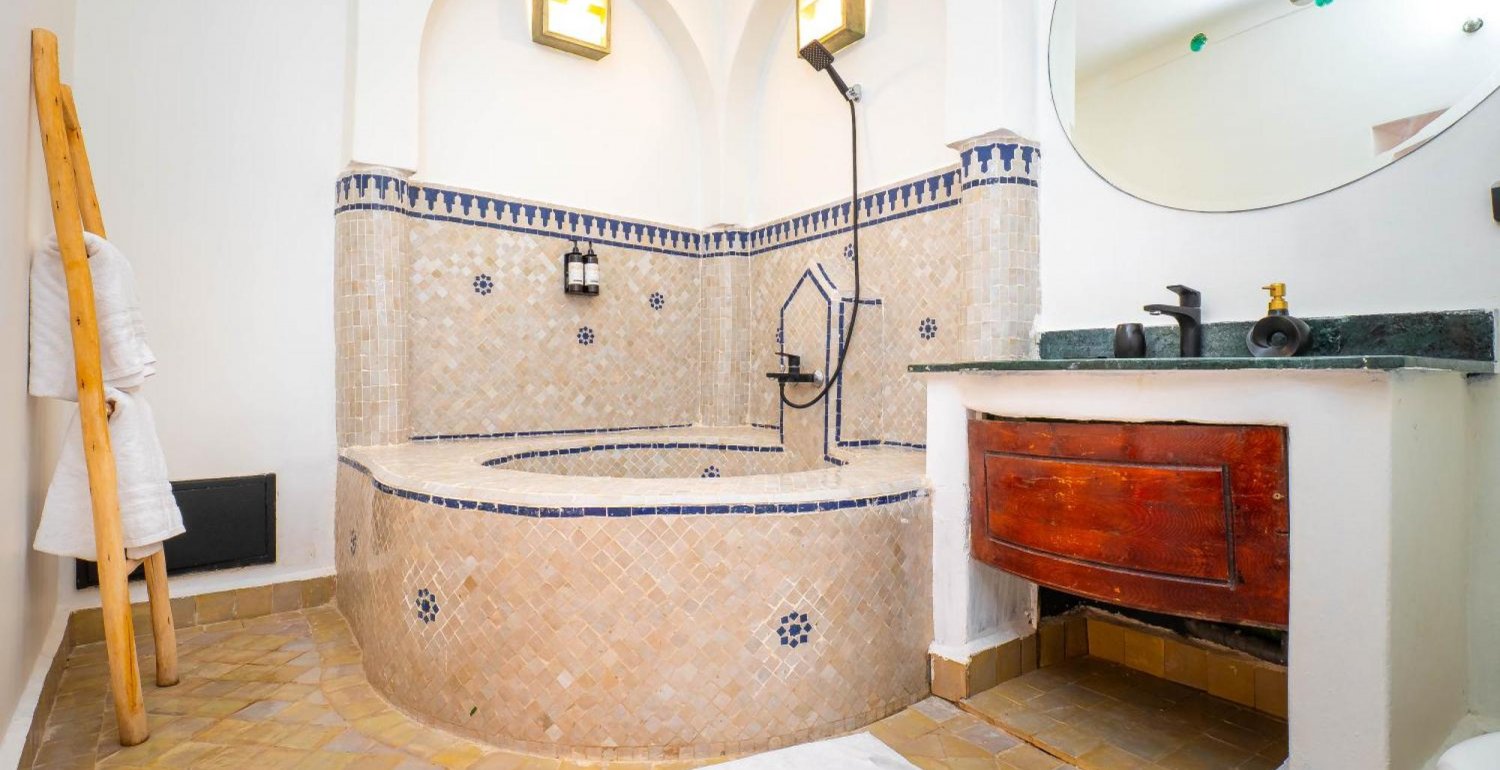 Suite with bath - 3