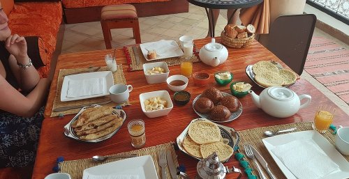 Table at the Chalymar Riad