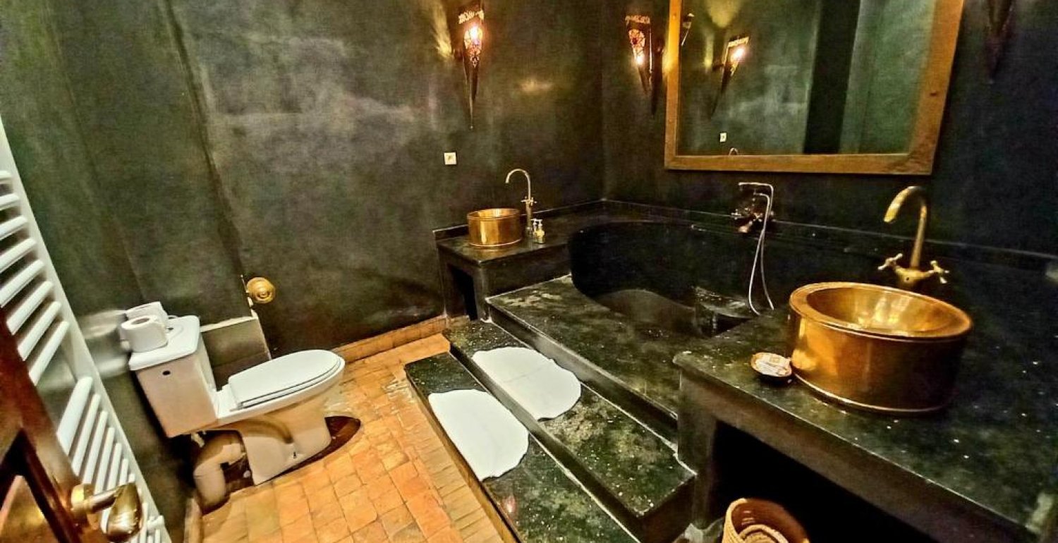 Suite with Bath - 24