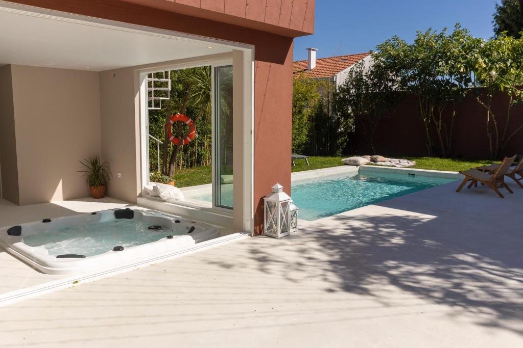 Casa dos Pinheiros 109 - Private Villa with pool & heated SPA 