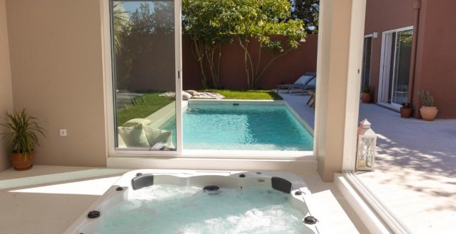 Casa dos Pinheiros 109 - Private Villa with pool & heated SPA