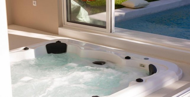 Casa dos Pinheiros 109 - Private Villa with pool & heated SPA