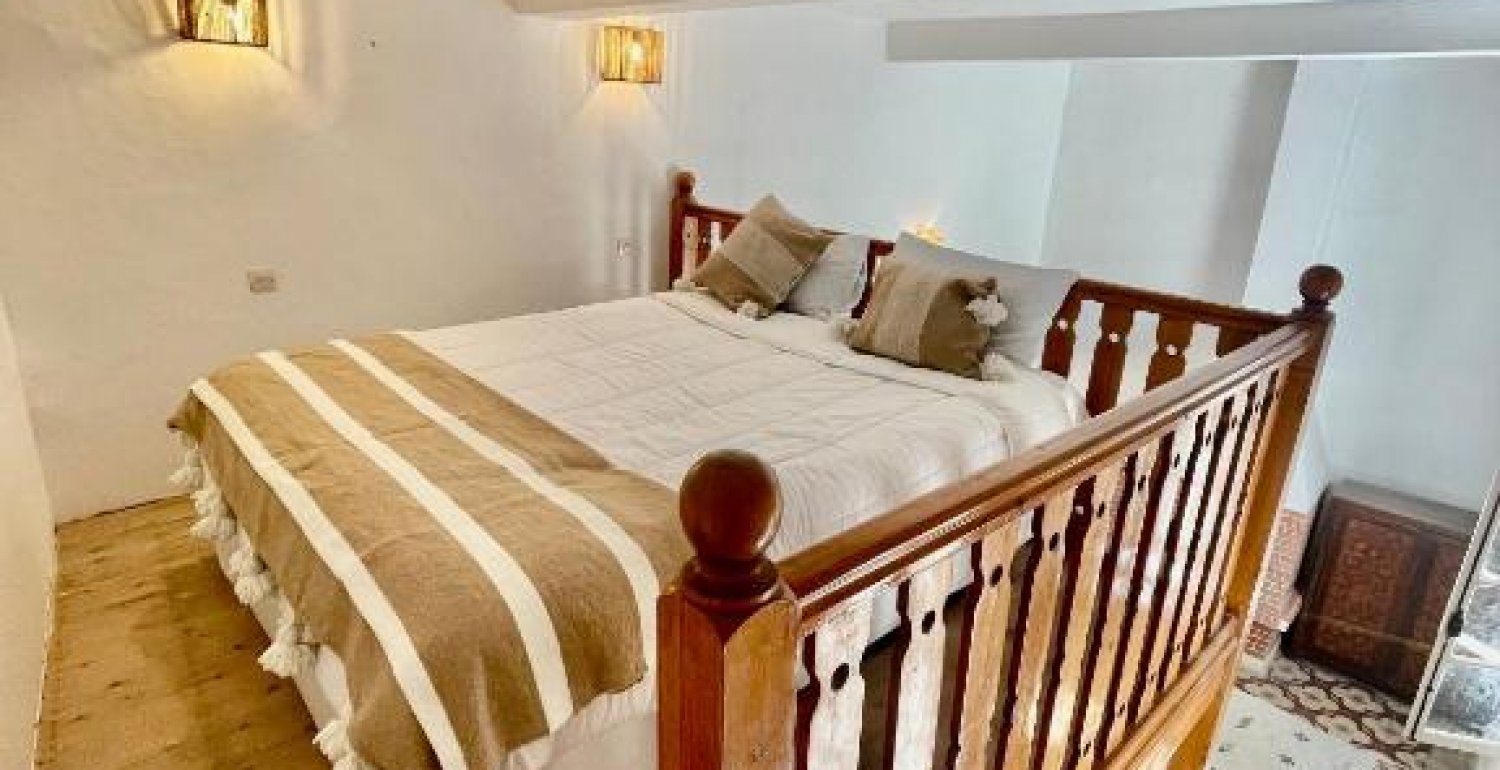 Deluxe King Suite - 9