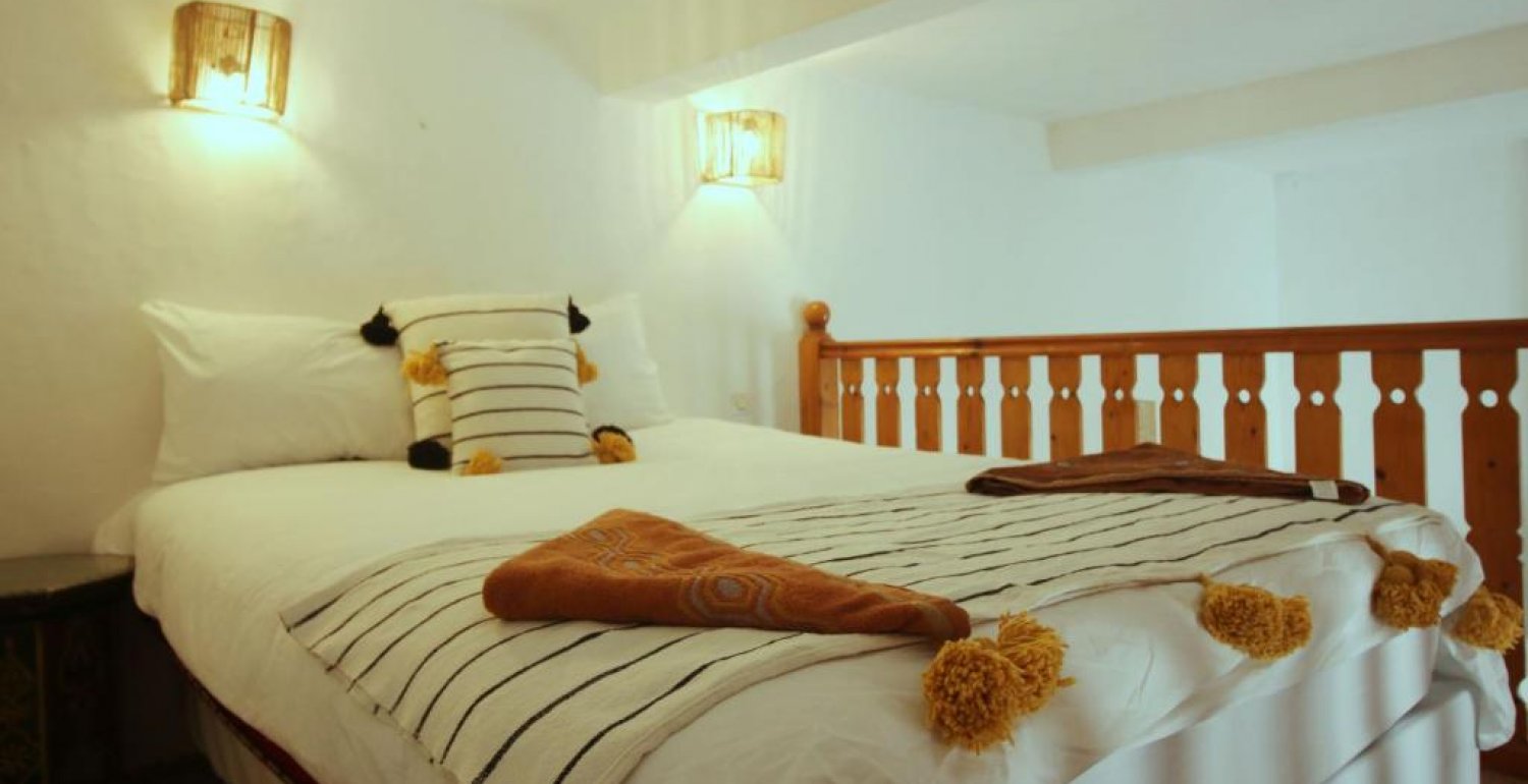 Deluxe King Suite - 12
