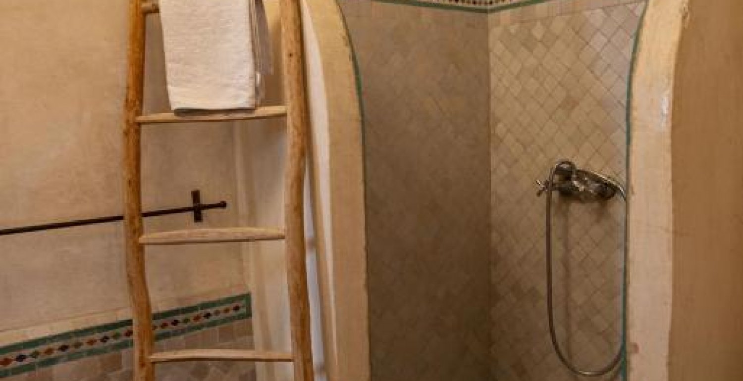 Double Room with Private Bathroom - 10