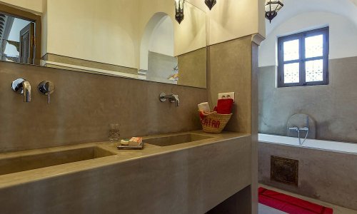 Suite with Bathtub (ZAIRA) Riad Jardin Des Sens & Spa