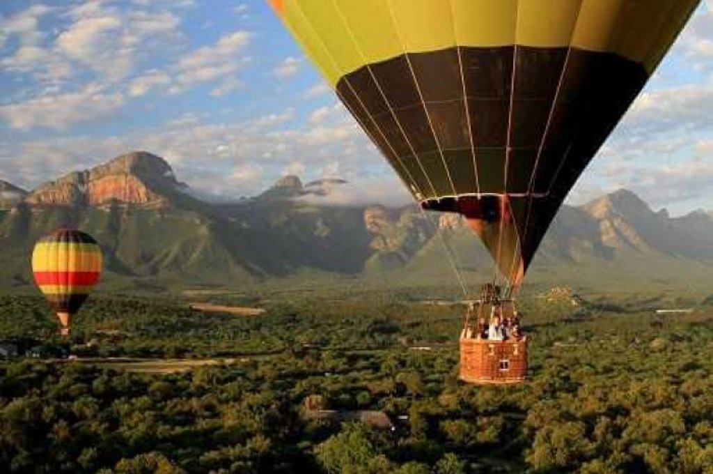 Fly in a MONTGOLFIERE