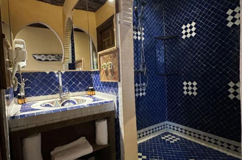 Dvoulůžkový pokoj s oddělenými postelemi a vlastní koupelnou