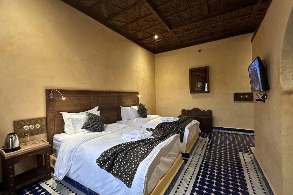 Dvoulůžkový pokoj s oddělenými postelemi a vlastní koupelnou